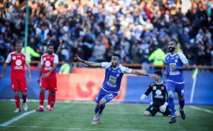 ارسلان مطهری دربی باز ترین نیمکت نشین استقلال 2 ارسلان مطهری دربی باز ترین نیمکت نشین استقلال