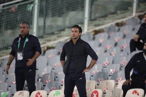 حرکات عجیب برادران مجیدی روی سکوها 1 استرس برادران مجیدی در هدایت آبی پوشان