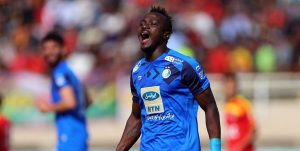 گادوین منشا در آستانه بازگشت به پرسپولیس 2 گادوین منشا در آستانه بازگشت به پرسپولیس1