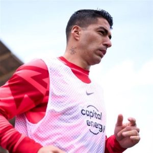 لوئیس سوارس در سری آ ادامه خواهد داد1