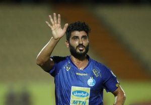 میلاد زکی‌پور تا پرسپولیس فاصله ای ندارد3