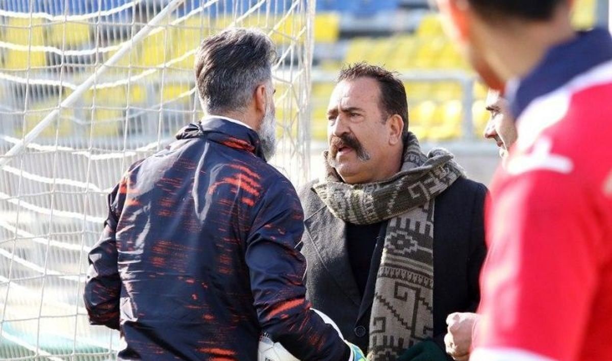 وحید قلیچ از سرمربی و گلر پرسپولیس با توپ پر انتقاد کرد2