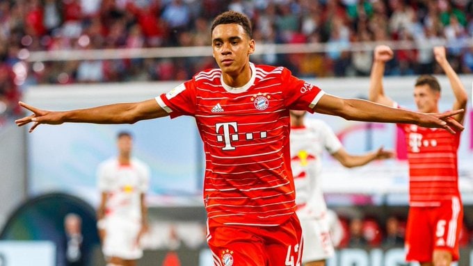 جمال موسیالا بازیکن ماه بایرن مونیخ شد2