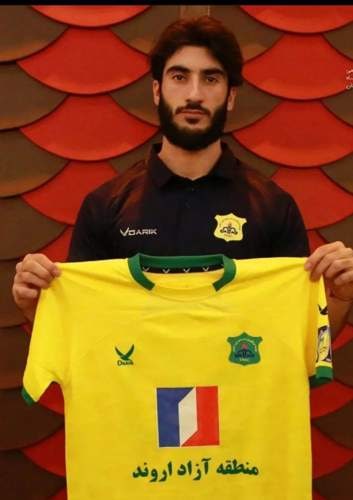 شیرین بابایف، مهاجم تاجیکستانی و آقای گل این کشور به صنعت نفت آبادان پیوست1