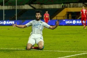 شیرین بابایف، مهاجم تاجیکستانی و آقای گل این کشور به صنعت نفت آبادان پیوست 2 شیرین بابایف، مهاجم تاجیکستانی و آقای گل این کشور به صنعت نفت آبادان پیوست2