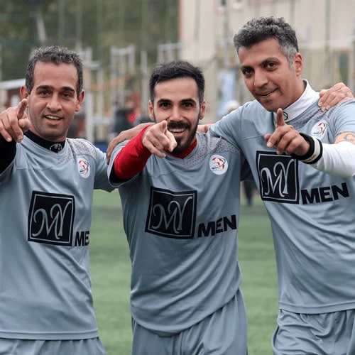 عادل فردوسی پور در مشهد پا به توپ می شود1