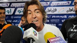 سرمربی استقلال به کیفیت زمین چمن ورزشگاه فینال سوپر جام اعتراض دارد 1 سرمربی استقلال به کیفیت زمین چمن ورزشگاه فینال سوپر جام اعتراض دارد1