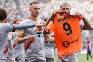 مهاجم ژاپنی در جوانی درگذشت2