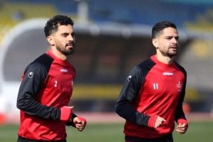 دو بازیکن باتجربه تیم فوتبال پرسپولیس از سوی این باشگاه از حضور در تمرینات منع شدند. 1 دو بازیکن باتجربه تیم فوتبال پرسپولیس از سوی این باشگاه از حضور در تمرینات منع شدند.1