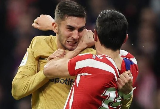 بازیکنان بارسلونا عصبی بازی می کنند؛3 بازی و سه اخراجی برای شاگردان ژاوی2