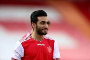 رفتار عجیب سرمربی پرسپولیس در مقابل دو بازیکن پرسپولیس 3 رفتار عجیب سرمربی پرسپولیس در مقابل دو بازیکن پرسپولیس1