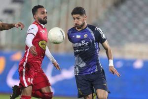 رفتار عجیب سرمربی پرسپولیس در مقابل دو بازیکن پرسپولیس 2 رفتار عجیب سرمربی پرسپولیس در مقابل دو بازیکن پرسپولیس2