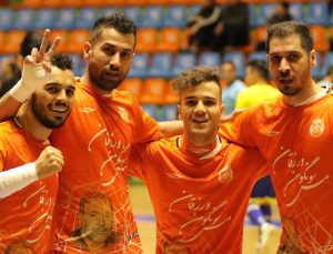 حضور مربی محروم بر روی نیمکت تیم مس سونگون در حضور نماینده سازمان لیگ 2 حضور مربی محروم بر روی نیمکت تیم مس سونگون در حضور نماینده سازمان لیگ