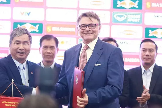 فیلیپ تروسیه سرمربی ویتنام شد2