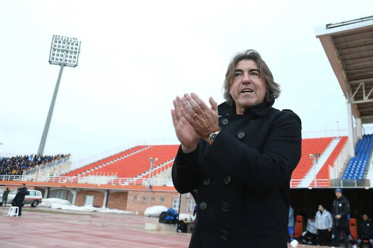 در استقلال با آبروی ساپینتو بازی شده است2