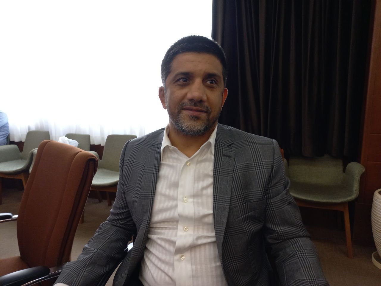 علیرضا دبیر