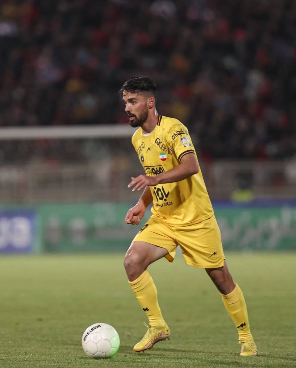 امید نورافکن