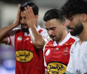 شارژمالی پرسپولیسی ها پیش از بازی مقابل ذوب آهن 1 شارژمالی پرسپولیسی ها پیش از بازی مقابل ذوب آهن1