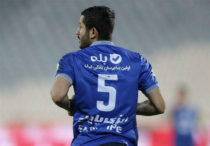 مدافع مازاد استقلال در فوتبال فرانسه1