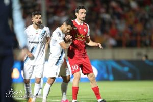 داوری بازی پیکان و پرسپولیس یک اشتباه مهم داشت 2 داوری بازی پیکان و پرسپولیس یک اشتباه مهم داشت1