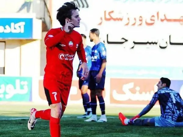 تراکتور با شکست گل گهر به رده دوم جدول لیگ برتر صعود کرد2