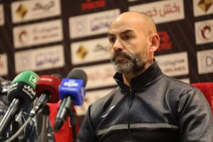 خلیل زاده خمز را بالاتر از برانکو و اسکوچیچ می داند1