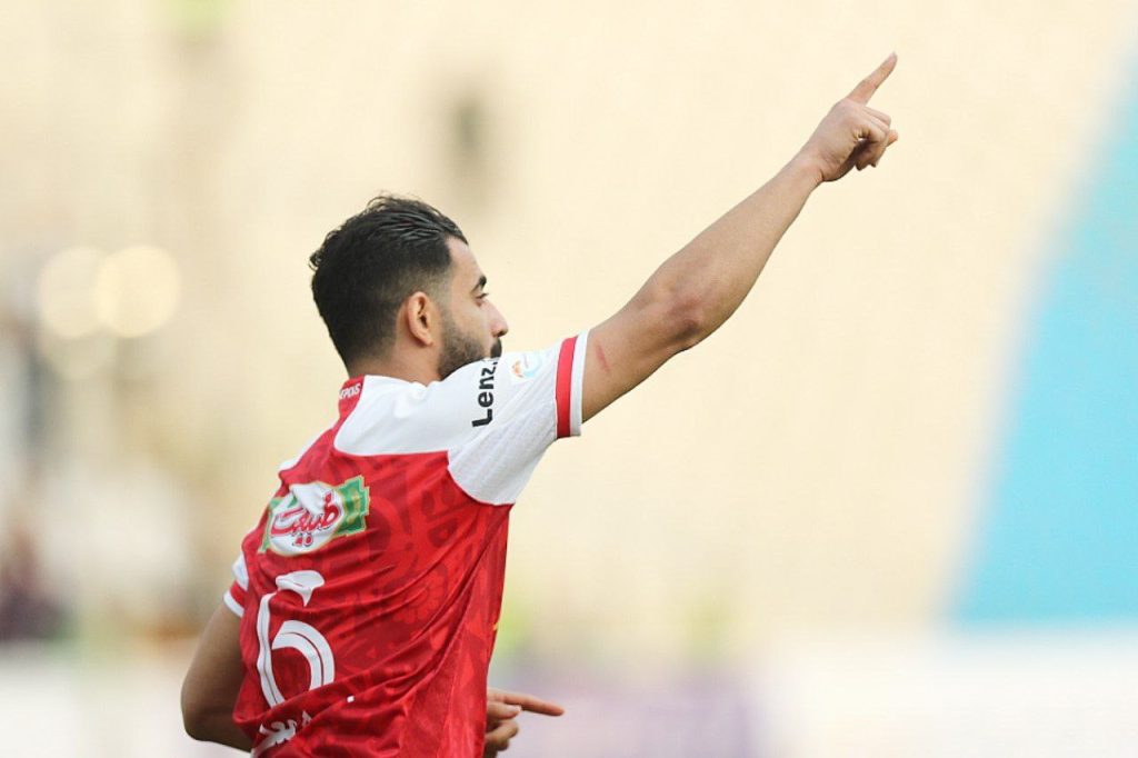 پیشنهاد باشگاه قطری مدافع پرسپولیس را هوایی کرده است