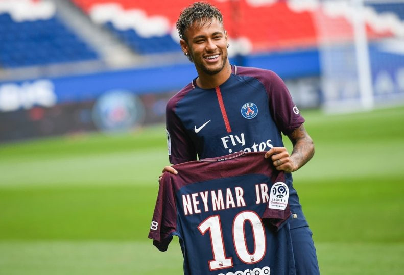 بررسی پلیس در انتقال نیمار از بارسلونا به پاریس1