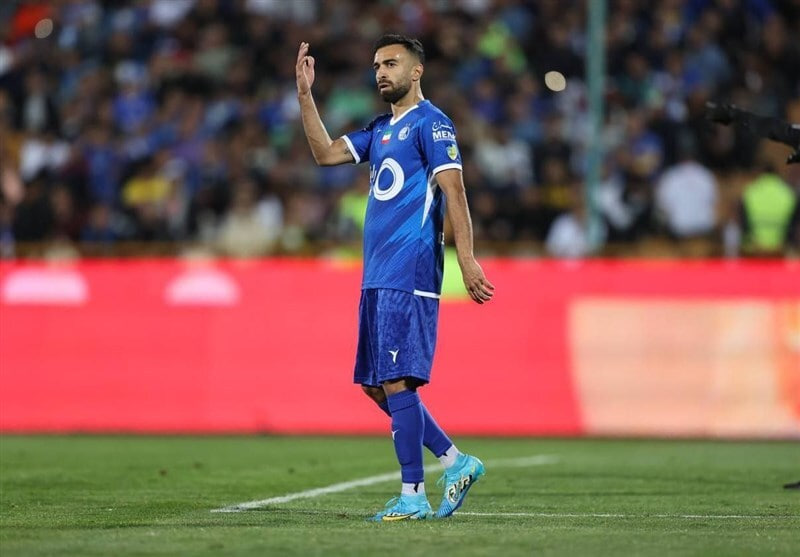 جدایی مطهری از استقلال حدود 15 میلیارد برای باشگاه آب خورد