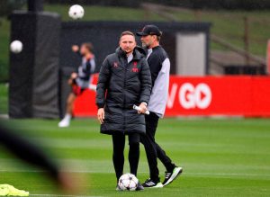 بازیکنان لیورپول دستیار کلوپ را جایگزین او می دانند 2 بازیکنان لیورپول دستیار کلوپ را جایگزین او می دانند