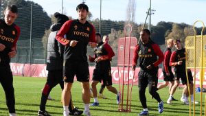 تنها بازیکن رم که در تمرینات گروهی حاضر نبود،سردار آزمون بود 2 تنها بازیکن رم که در تمرینات گروهی حاضر نبود،سردار آزمون بود1