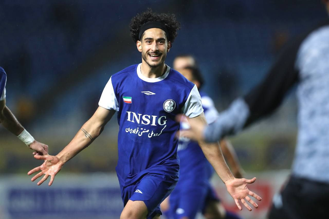 مهاجم استقلال خوزستان سر از لیگ روسیه در می آورد1