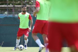 هافبک گل گهر با تراکتور به توافق رسید 2 هافبک گل گهر با تراکتور به توافق رسید1