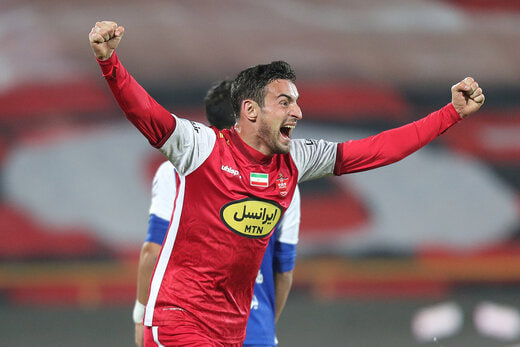 مدافع گرجستانی پرسپولیس به دنبال طولانی شدن روند امضای قرارداد خود می باشد