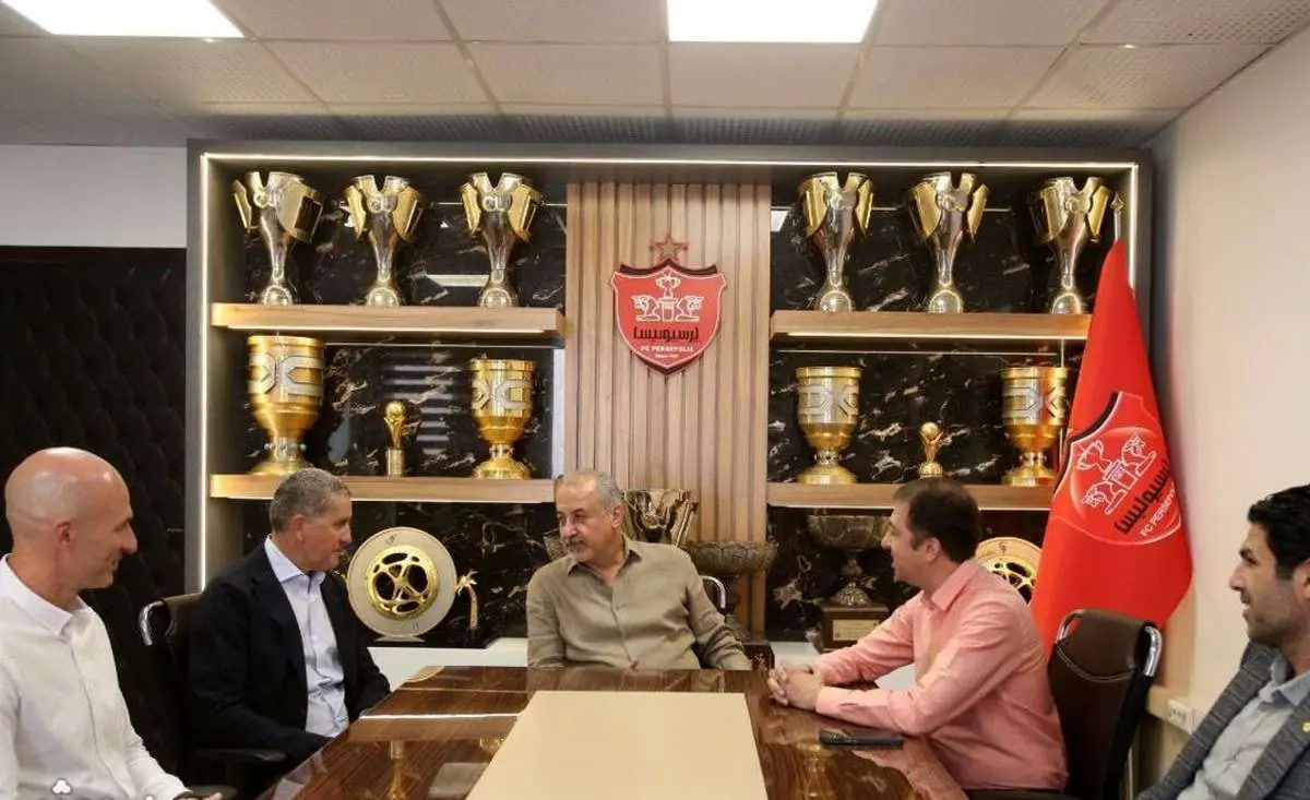 پرسپولیس قعرنشین مدعیان لیگ برتر می باشد