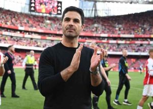 آرتتا با آرسنال تا سال 2027 تمدید کرد