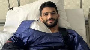 حسن یزدانی برای ادامه روند درمان با فدراسیون کشتی هماهنگ می شود2