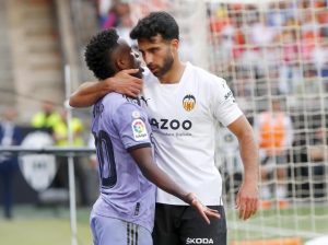 وینیسیوس همچنان درگیر حاشیه است1