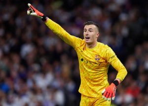 بارسلونا قصد دارد قرارداد گلر لهستانی را برای یک فصل دیگر تمدید کند