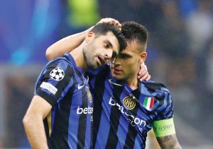 جایگاه طارمی به عنوان مهاجم سوم در اینتر به خطر افتاده است 2 جایگاه طارمی به عنوان مهاجم سوم در اینتر به خطر افتاده است