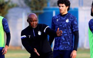 سرمربی استقلال به دنبال جذب بازیکن آزاد است1