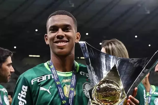 وینگر با استعداد برزیلی بهترین بازیکن جوان سال برزیل و بهترین مهاجم سال ۲۰۲۴ شد.