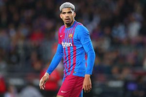 بارسلونا با دو بازیکن خود برای تمدید به توافق رسید1