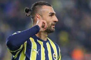 بررسی سابقه فوتبالی سردار پرسپولیسی2