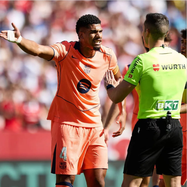 خشم آرائوخو از داوری جنجالی در شکست بارسلونا مقابل سویا