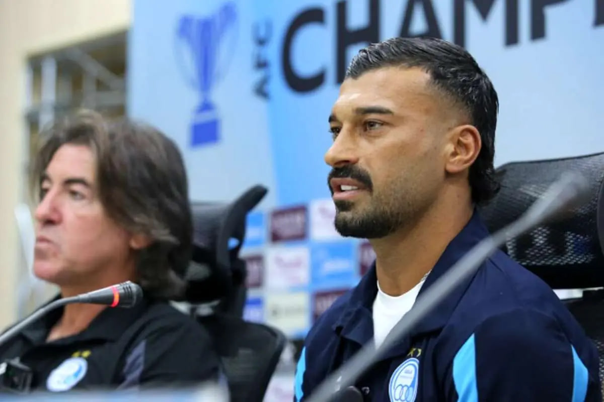 نیمکت‌نشینی رامین رضاییان در بازی استقلال مقابل چادرملو2