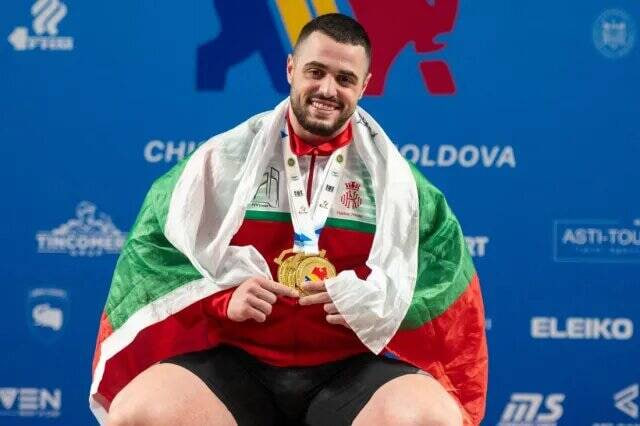 جنگ اعراب برای خریدن اعجوبه وزنه‌برداری دنیا بالا گرفت!