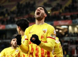 بازگشت علی کریمی به سپاهان؛ آخرین قطعه پازل نویدکیا 2 بازگشت علی کریمی به سپاهان؛ آخرین قطعه پازل نویدکیا22